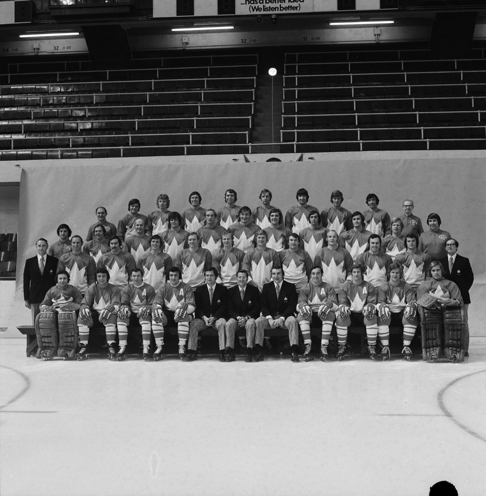 Today, Parks Canada unveiled an #HSMBC plaque commemorating the 1972 Summit Series game played in Winnipeg where Team Canada tied with the Soviet Union in a 4-4 game setting the stage for the next 5 games of the series. 

Learn more: ow.ly/Zq8I50R3EzX