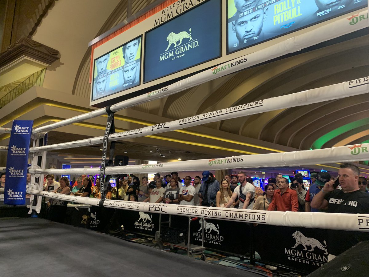 The #TszyuFundora open workouts/grand arrivals are about to start soon at The MGM Sportsbook. 

📸: <a href="/MikeDixon_VST/">Mike Dixon</a> 

#Boxing 🥊 | #RollyPitbull