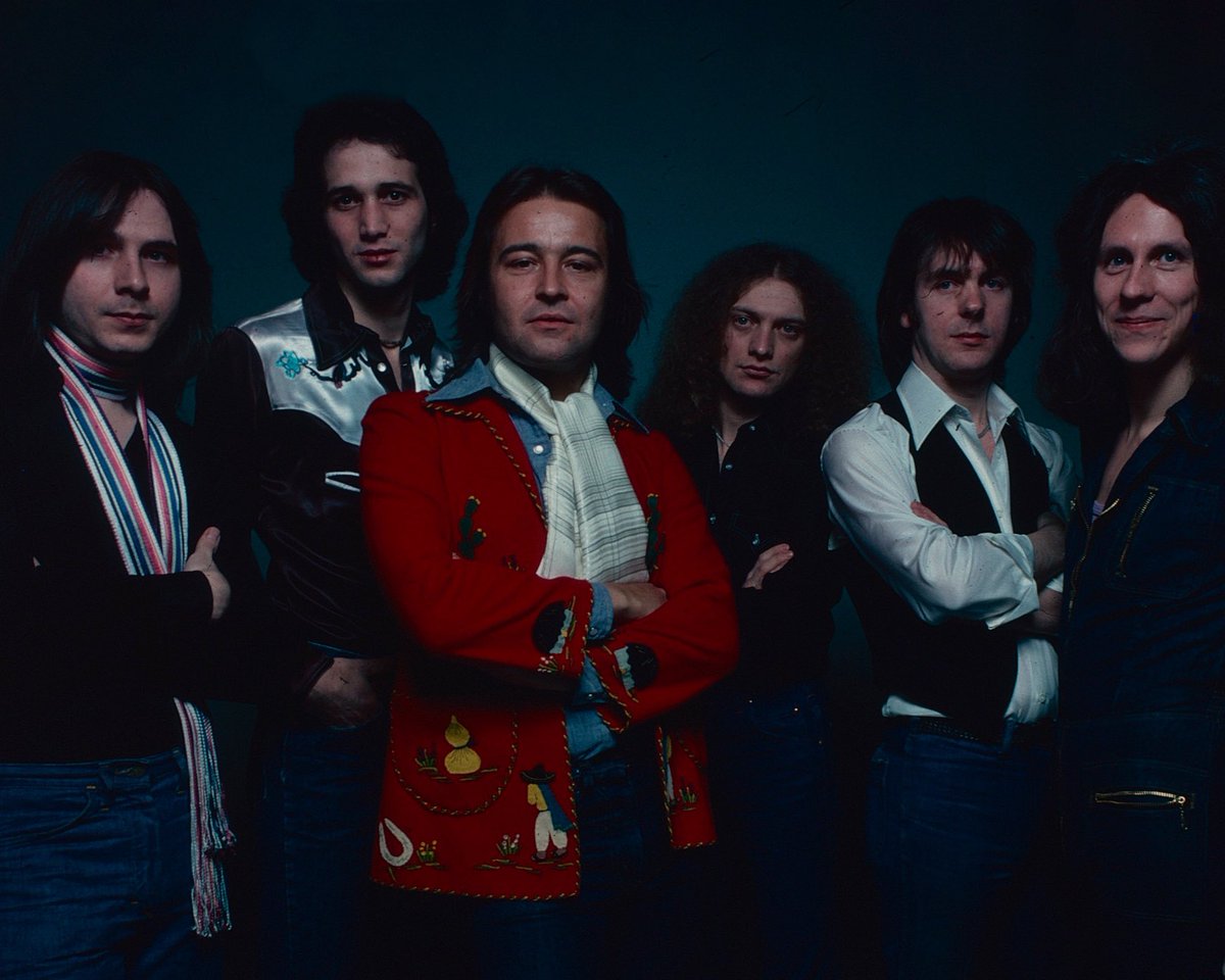 Foreigner tweet media