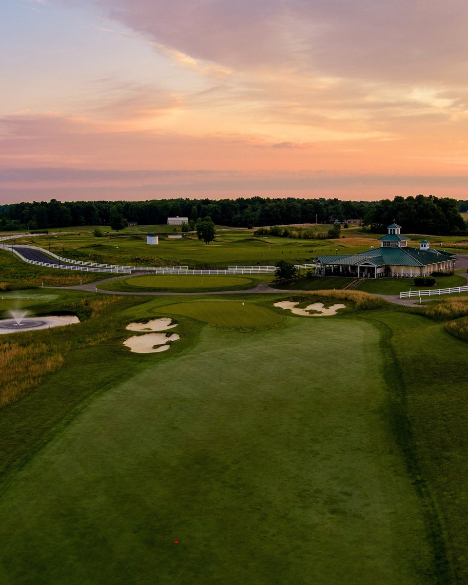 Views from Hole #9

Tag someone who can't say no to a quick 9 holes?

📷: homeintwogolf