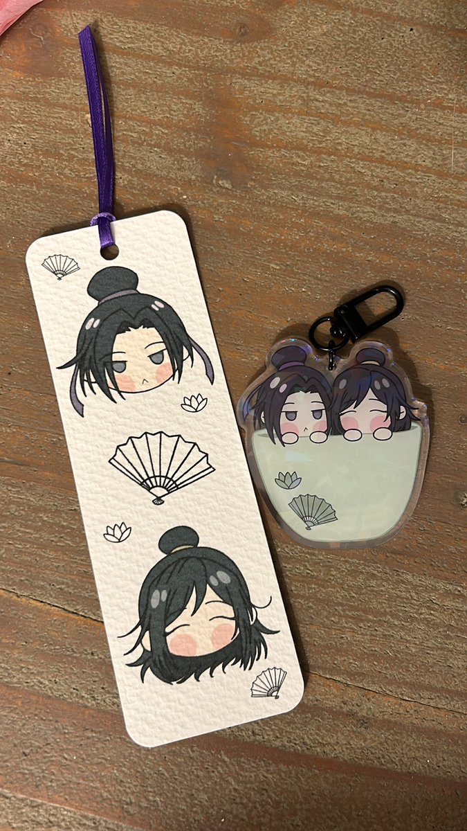 For all of the #sangcheng shipper friends out there, she also made me those and I am crying 💜💚