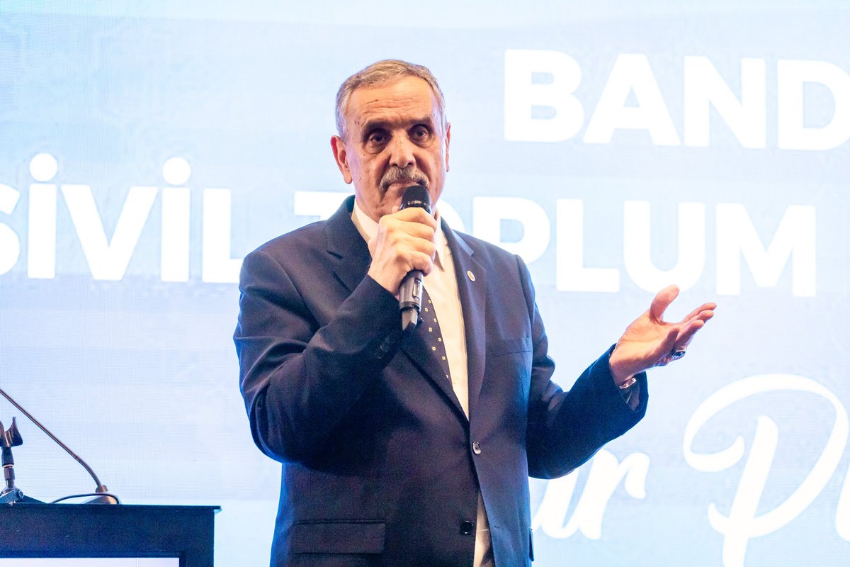 İçişleri Bakanımız Sayın Ali Yerlikaya'nın teşrifleriyle Sivil Toplum Kuruluşları İftar Programı'mızı bu akşam gerçekleştirdik. 
Bandırmalı hemşehrilerime gösterdikleri ilgi ve sevgiden dolayı teşekkür ediyorum. 

Güçlü Bandırma hedefimize hep beraber yürüyoruz.

#GüçlüBandırma