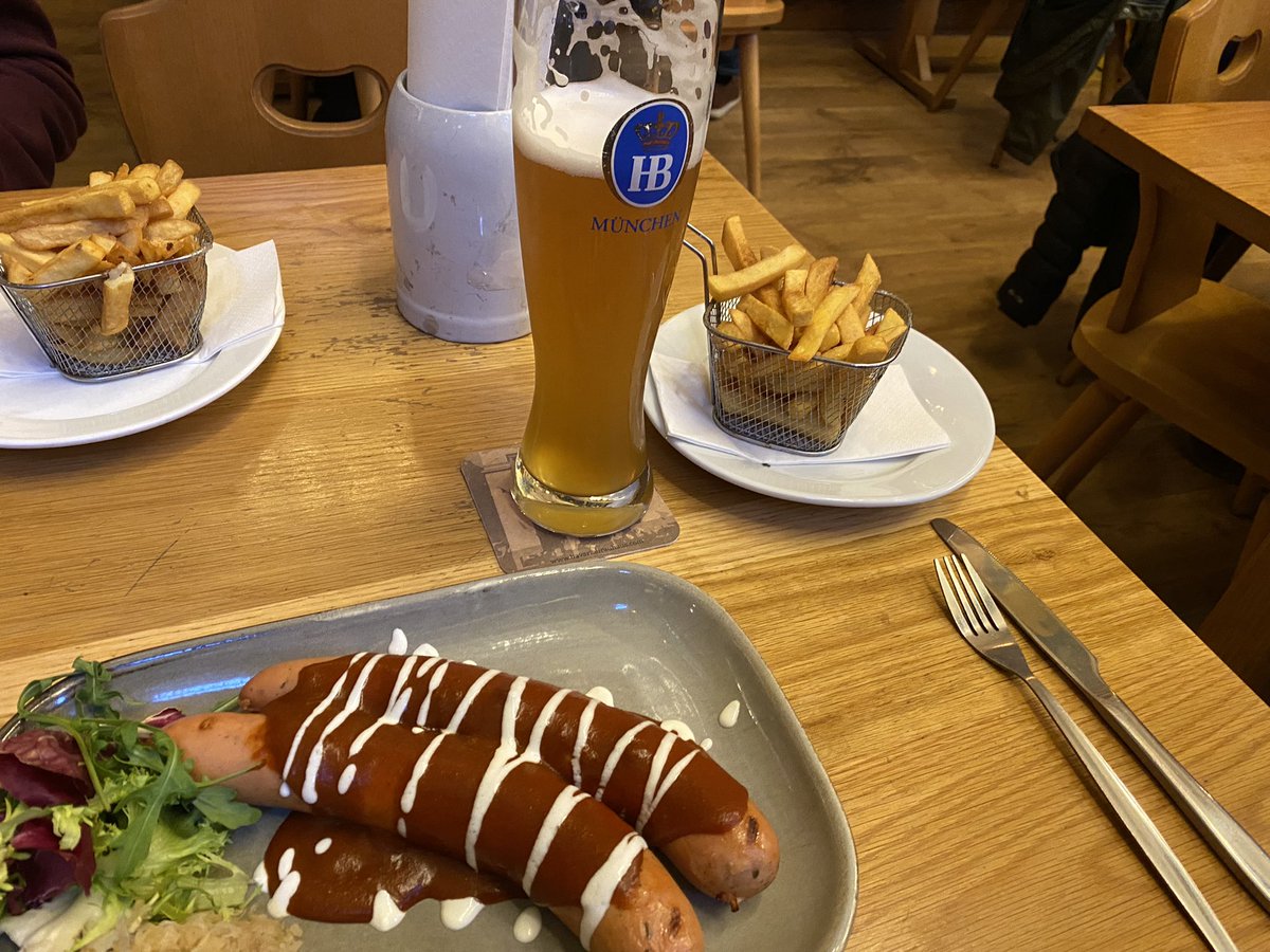 Currywurst and Hofbräu Weisse in errr…… Glasgow 🇩🇪🏴󠁧󠁢󠁳󠁣󠁴󠁿