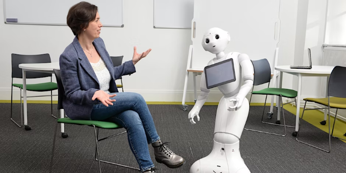 💻|New @AstonEPS centre to focus on AI to improve lives 🤖Aston Centre for Artificial Intelligence Research and Application (ACAIRA) to act as a local AI hub 💬“Lots of reports focus on negative use of AI...this is why centre is so important” 👉tinyurl.com/2t2jk47w