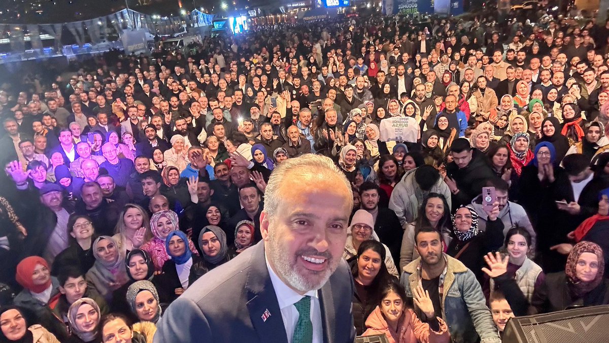 📍Gemlik Bu sefer de Gemlikli hemşehrilerimiz gece döneri buluşmamıza sel oldu aktı. 😎 Katılımlarından dolayı tüm Gemlikli hemşehrilerime teşekkür ediyorum.