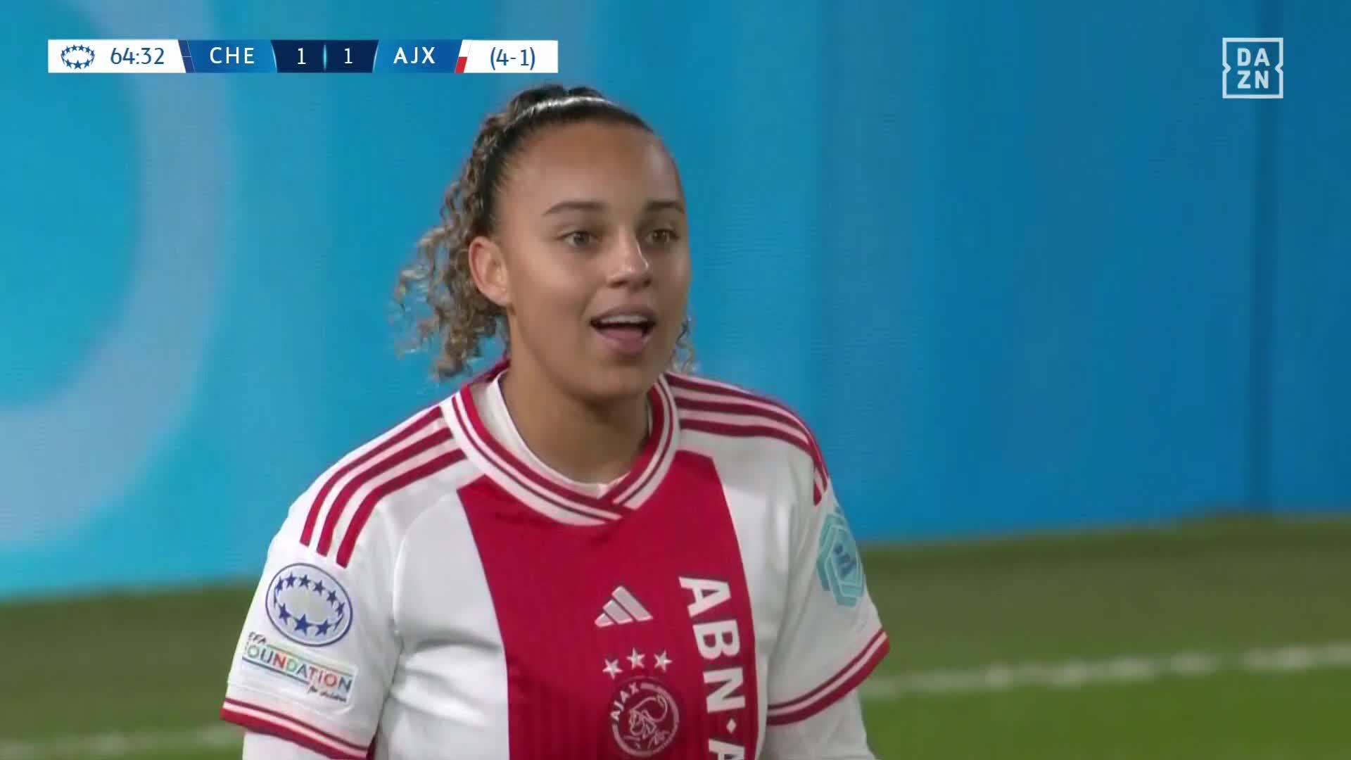 Chasity Grant gets one back for Ajax! ❌❌❌Watch the UWCL LIVE and FREE on  #UWCLonDAZN #NewDealforWomensFootball