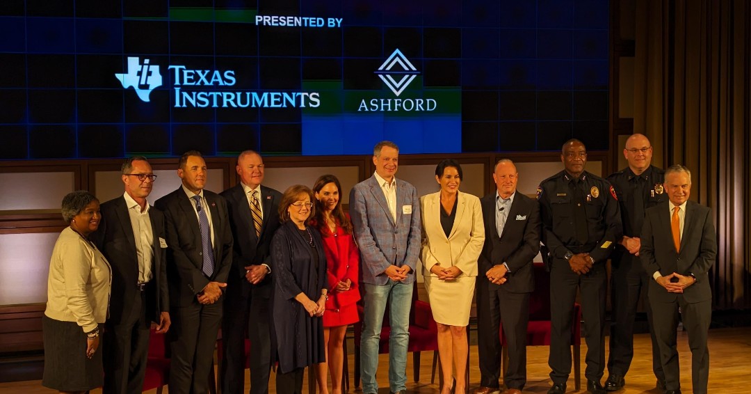 #FBIDallas SAC Yarbrough participated on a panel yesterday for the Dallas Regional Chamber's State of Public Safety event. SAC Yarbrough joined partners from Plano Police, Frisco Police, and Dallas Police to talk about policing during the rapid population growth in our region.