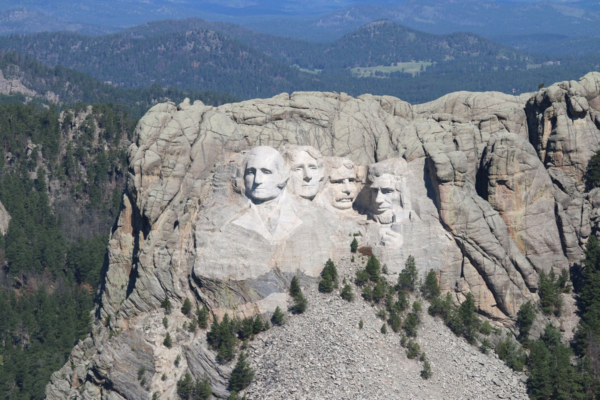 The heads of Mount Rushmore are less than a ninth of the height of the Washington Monument (26 vs 555 feet respectively). Start planning your visit and see for yourself. #MtRushmore #MountRushmore #VisitSouthDakota #SouthDakota #XanterraTravel