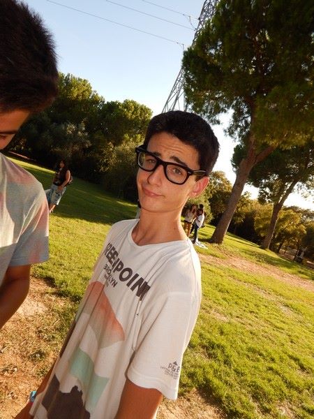 rickyedit's tweet image. hace meses que no me hacéis bodyshaming con fotos de hace 15 años, así que aquí os dejo un par para que renovéis repertorio :D