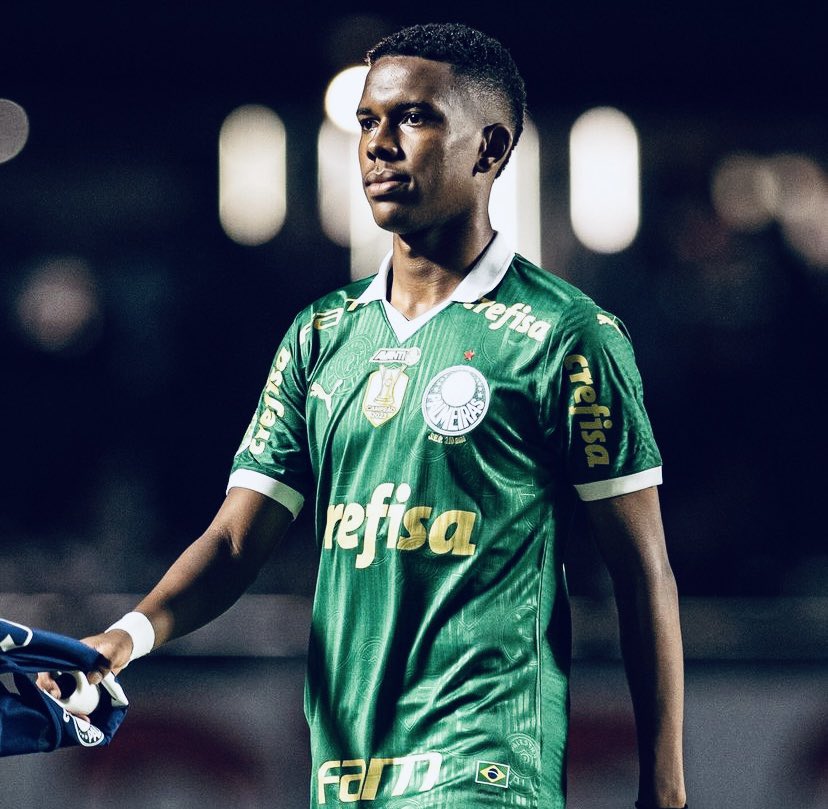 All the big clubs want him. Same level of talent to early Santos Neymar. Better prospect than Endrick. Nicknamed “Messinho”🪄 Estêvão Willian is a superstar🌟🇧🇷 A future Ballon d’Or winner. What this boy can do is special and he’s destined for the top🚀 [THREAD]