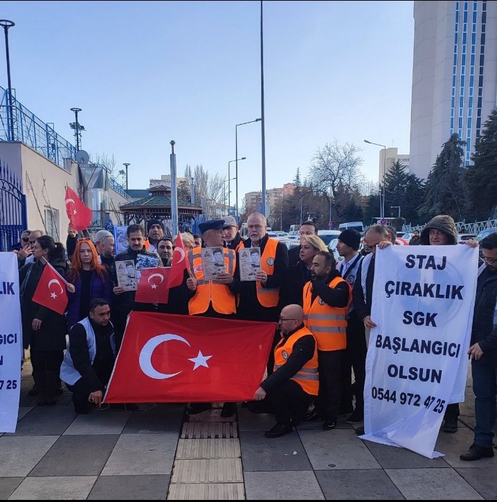 İLK İŞE GİRİŞ TARİHİMİZİN SGK BAŞLANGICI OLSUN 
BU MAĞDURİYET 
ÇÖZÜLSÜN İSTİYORUZ !!
⚒️🙋‍♂️Stajer &amp;Çırak🙋‍♀️🛠
SAYIN 
<a href="/Akparti/">AK Parti</a>
<a href="/MHP_Bilgi/">MHP</a>
<a href="/iyiparti/">İYİ Parti</a>
<a href="/rprefahpartisi/">Yeniden Refah Partisi</a>
<a href="/herkesicinCHP/">CHP 🇹🇷</a>

Sabır Taşı Değiliz
#ÇırakStajyerSandıktaKonuşacak