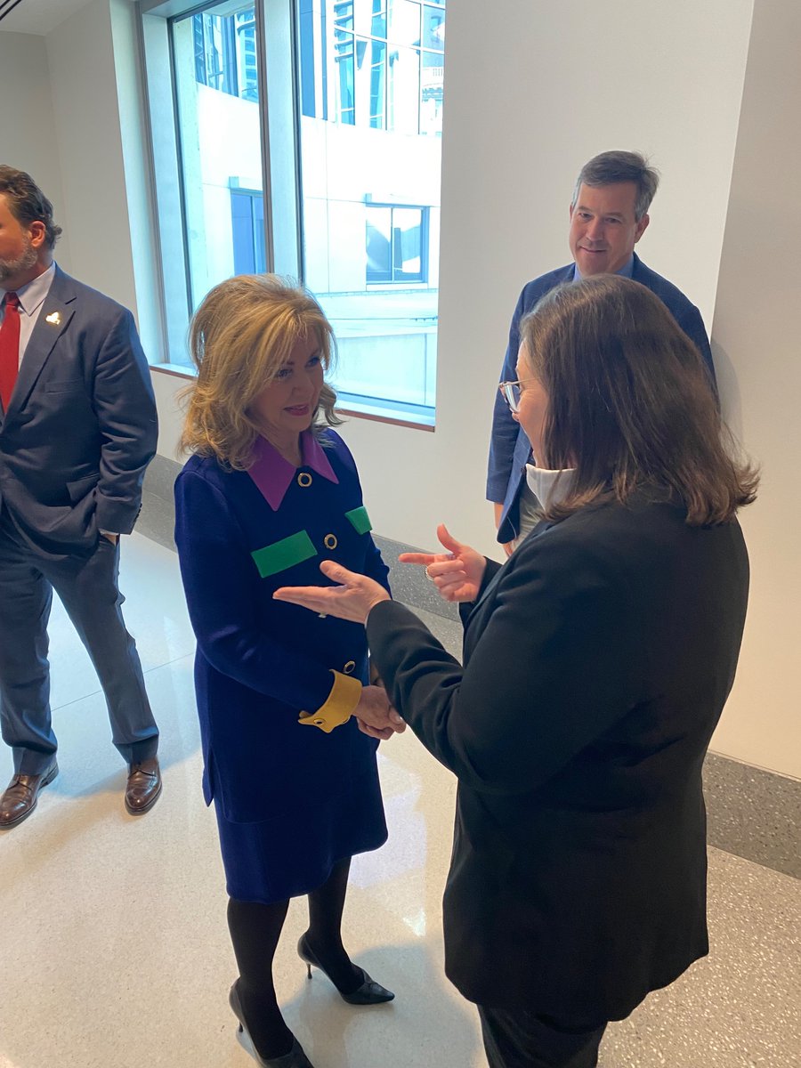 NAPA Members Vulcan Materials, Rogers Group Inc and @astecindustries met with @VoteMarsha this morning! We extend our gratitude to the Senator for taking the time to talk to our members.