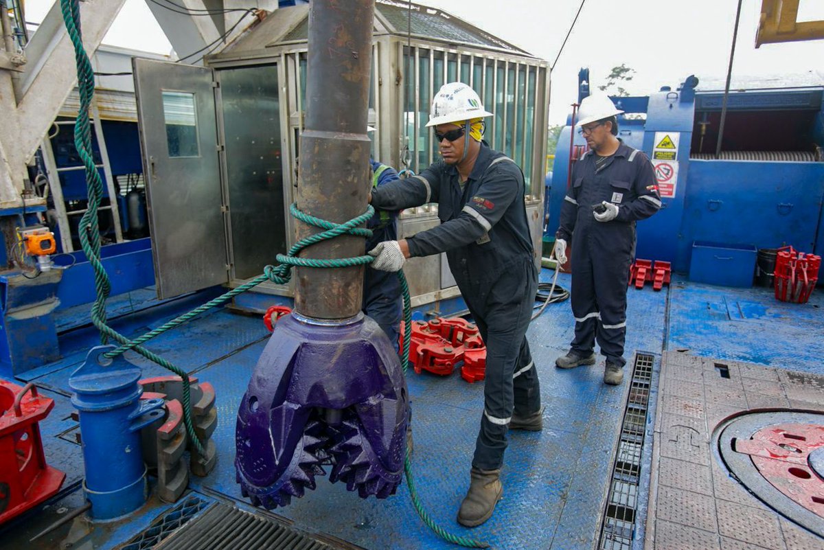 IMPORTANTE | Gracias al esfuerzo de técnicos del campo Sacha, ubicado en el Bloque 60, provincia de Orellana, se logró quintuplicar la producción del pozo horizontal SCHAF-529H, que pasó de un potencial de 199 barriles de petróleo por día (bppd) a 1160 bppd. #ElNuevoEcuador