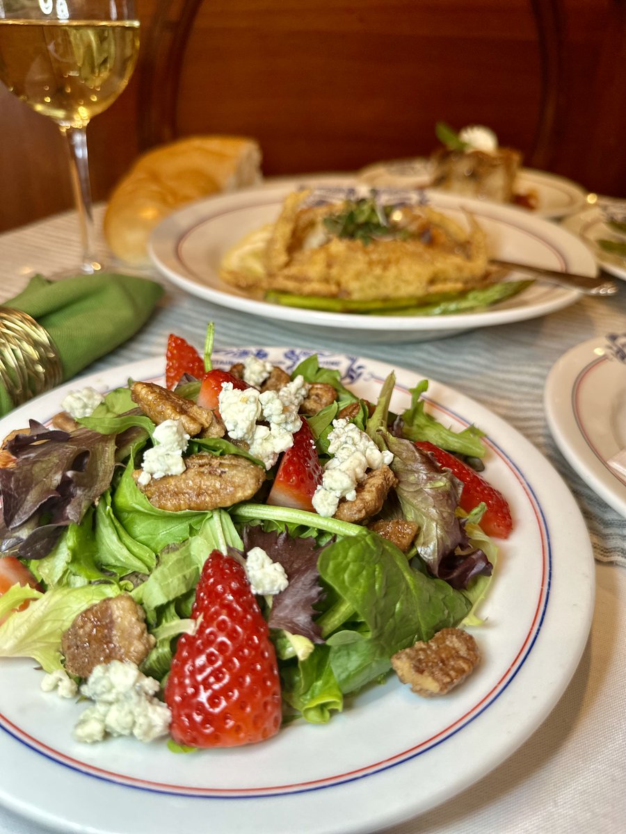 Strawberries are in season and so is our Baby Greens & Louisiana Strawberry Salad 🍓

#antoines1840 #antoinesnola #strawberry #strawberries #louisianastrawberries #salad #strawberrysalad #bluecheese #candiedpecans