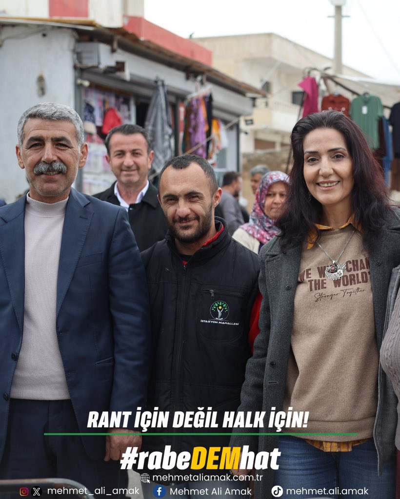 MehmetAliAmak's tweet photo. Pazar esnafı ve İstasyon Mahallesi sakinlerine göstermiş oldukları ilgiden ötürü çok teşekkür ederiz. Yüz yüze söylediğimiz ve kampanya sürecimiz boyunca broşürlerimiz aracılığı ile vaad ettiğimiz her şeyi halkımızın destekleri ile hayata geçireceğiz!

#RabeDemHat
#DEMPARTİ https://t.co/FndqkmtVaf