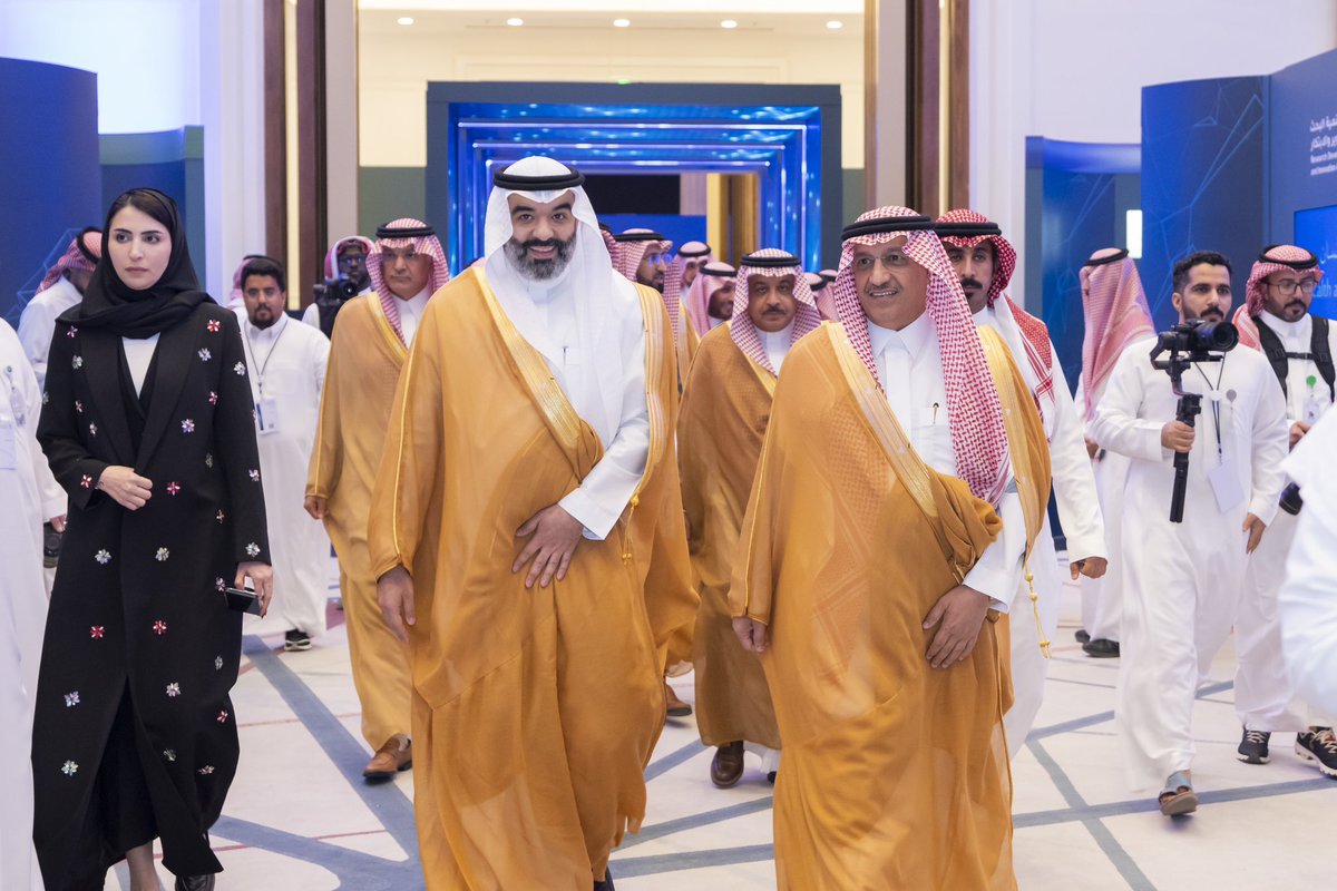 SaudiRDI's tweet photo. بحضور معالي رئيس مجلس إدارة الهيئة @aalswaha ومعالي وزير التعليم @minister_moe_sa ومعالي وسعادة رؤوساء الجامعات، احتفينا اليوم بأول حزمة لدعم المختبرات البحثية في المملكة وتمويلها بـ 312 مليون ريال، وأطلقنا بوابة الوصول المفتوح للبنية التحتية البحثية، لدعم وتمكين قطاع البحث والتطوير في المملكة. 

#لنبتكر
#رؤية_السعودية_2030.