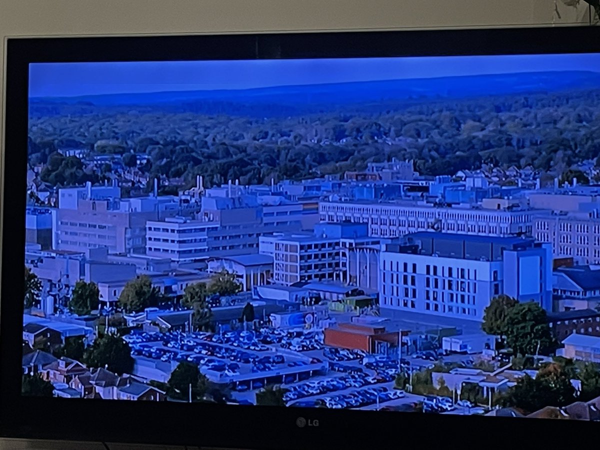 aiman alzetani (@syrianexpat) on Twitter photo Super proud of our <a href="/UHS_Thoracics/">UHS Thoracic Surgery</a> <a href="/UHSFT/">University Hospital Southampton 💙</a> showcasing their great skills in #LungCancer #surgery on #bbc2 #surgeons at the edge of life documentary Super proud of our <a href="/UHS_Thoracics/">UHS Thoracic Surgery</a> <a href="/UHSFT/">University Hospital Southampton 💙</a> showcasing their great skills in #LungCancer #surgery on #bbc2 #surgeons at the edge of life documentary