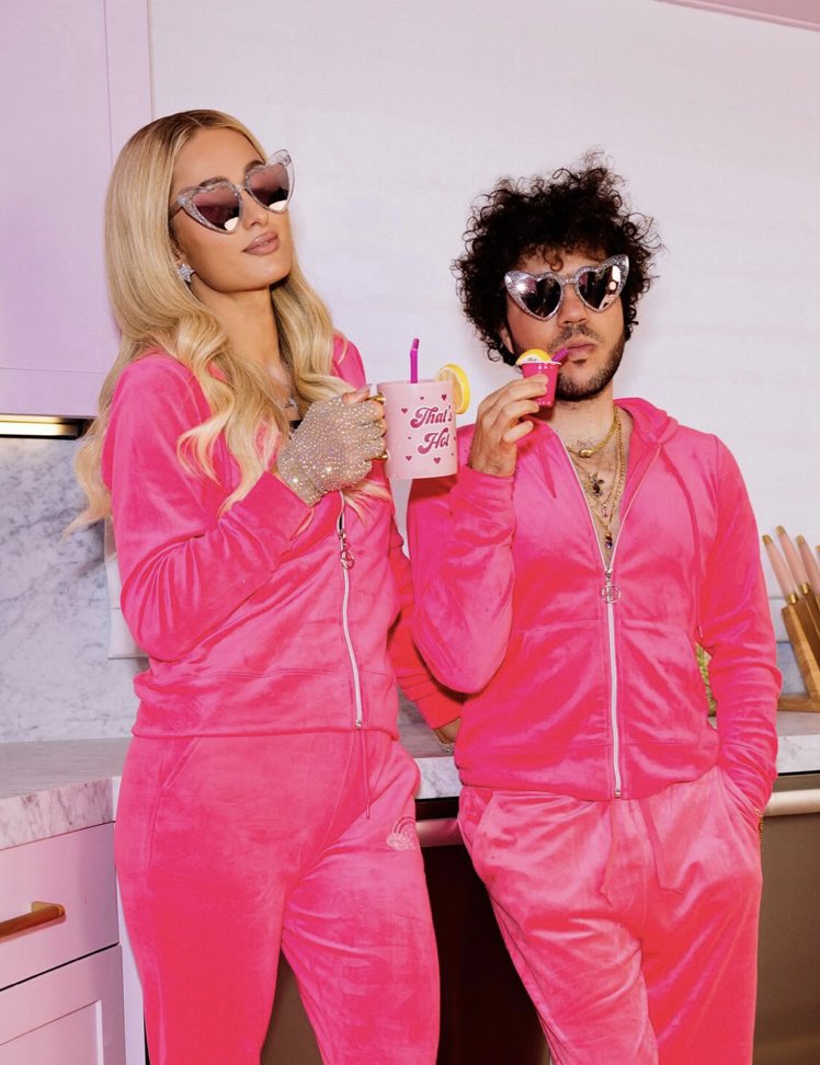 LuisMarti6's tweet image. .@ParisHilton: "For cookware that's as hot as you are, shop my #BeAnIcon collection: walmart.com/browse/home/be… 🔥 " / X 🔥