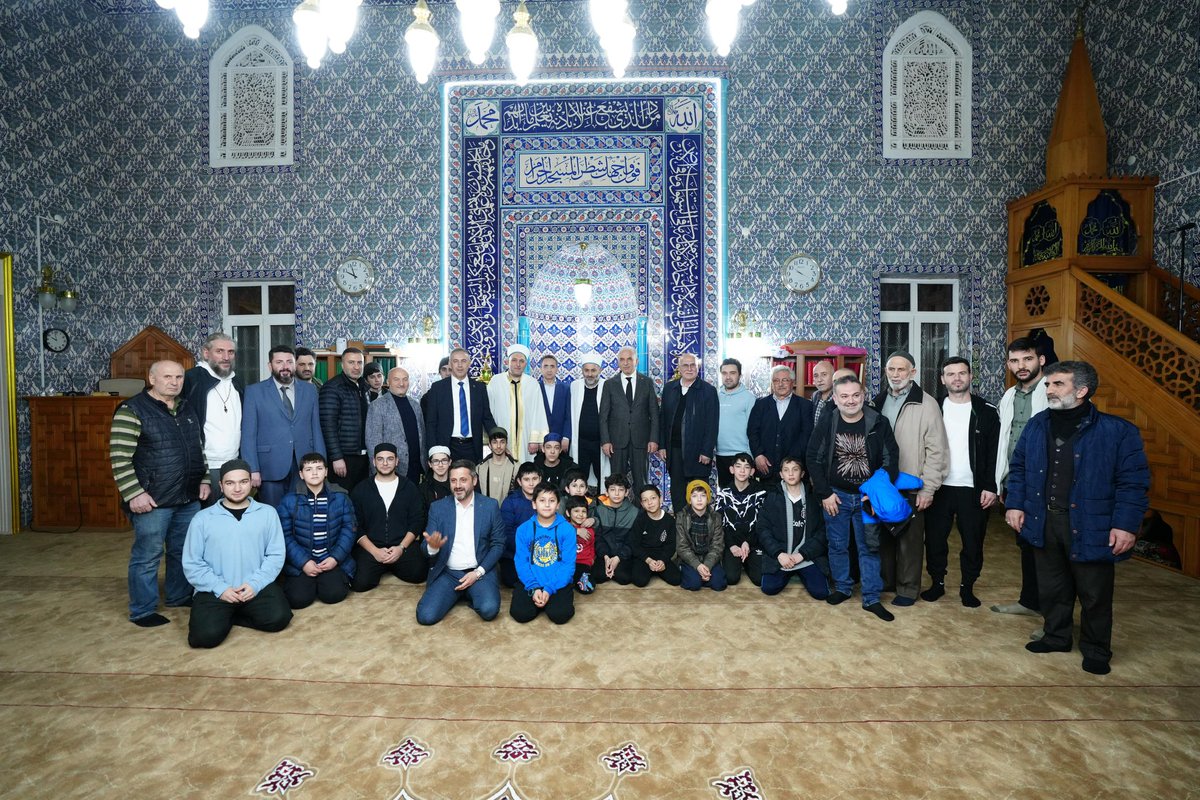 cetinkaya_salim's tweet photo. Belediye Başkanımız ve Adayımız @ismetyildirimtr, teşkilat mensuplarımız, Meclis Üyesi Adaylarımız ve Çakmak Mahalle Başkanımız Ahmet Beyazıt ile birlikte bu akşam teravih namazımızı📍Çakmak Merkez Camii'nde eda ettik.

Komşularımızın sohbeti ve çayı içimizi ısıttı. Rabbim birliğimizi ve beraberliğimizi daim etsin.

@osmannnurika
@murat_kurum