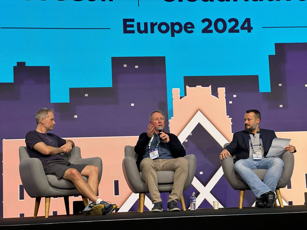 Thank you to @smarterclayton at @Google, Piotr Szczepaniak at @Percona, @dbcicero, CEO of @AltinityDB, and DoKC Ambassador, @EdithPuclla, for their hugely successful 'Kubernetes as a Data Platform' panel discussion at #KubeCon: bit.ly/3vt42d4 #kubernetes #cloudnativecon