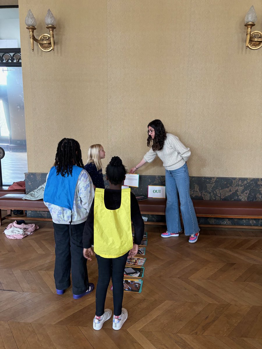 mairie15's tweet photo. Pour la « semaine pour bien vivre le numérique en famille », la Mairie de #Paris15, en partenariat avec @Orange_France @Orange_Future @OrangeIDF et @COLORIfr, a organisé toute la journée des ateliers sur le numérique responsable pour des enfants de centres de loisirs https://t.co/tWSejdUl7i