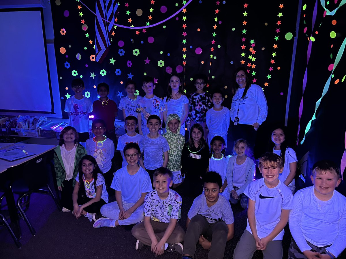 Lauren Edwards tweet media