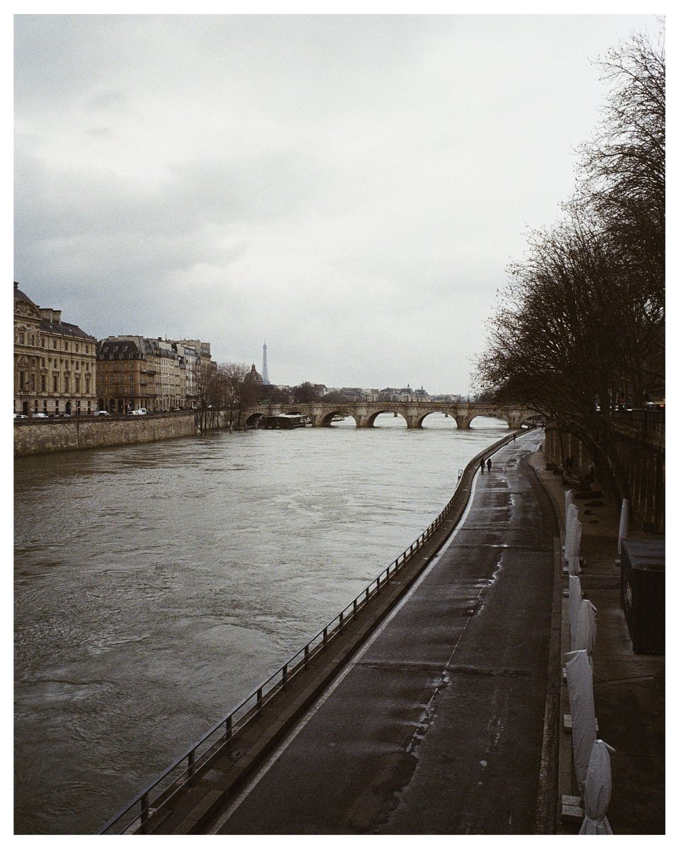 fevilla_'s tweet photo. Parisianismo on film #kodak #ultramax400 https://t.co/X6wv6XQRhz