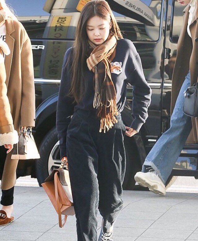 wuvrubyjane's tweet photo. 메종키츠네 제니를 좋아햇거든요.. https://t.co/1z3bKl8nXD