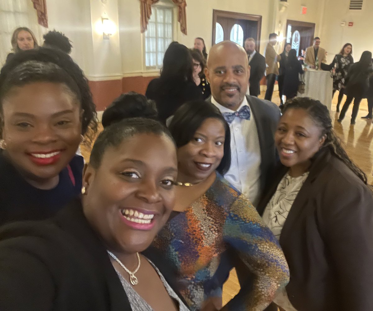 Congratulations to Master Principal @elisaprincipal on her recognition as a phenomenal woman in leadership by <a href="/CITEprograms/">CITE</a>. District 17 was there to celebrate &amp; cheer her on. We are proud of the many ways she lifts her school and our city.