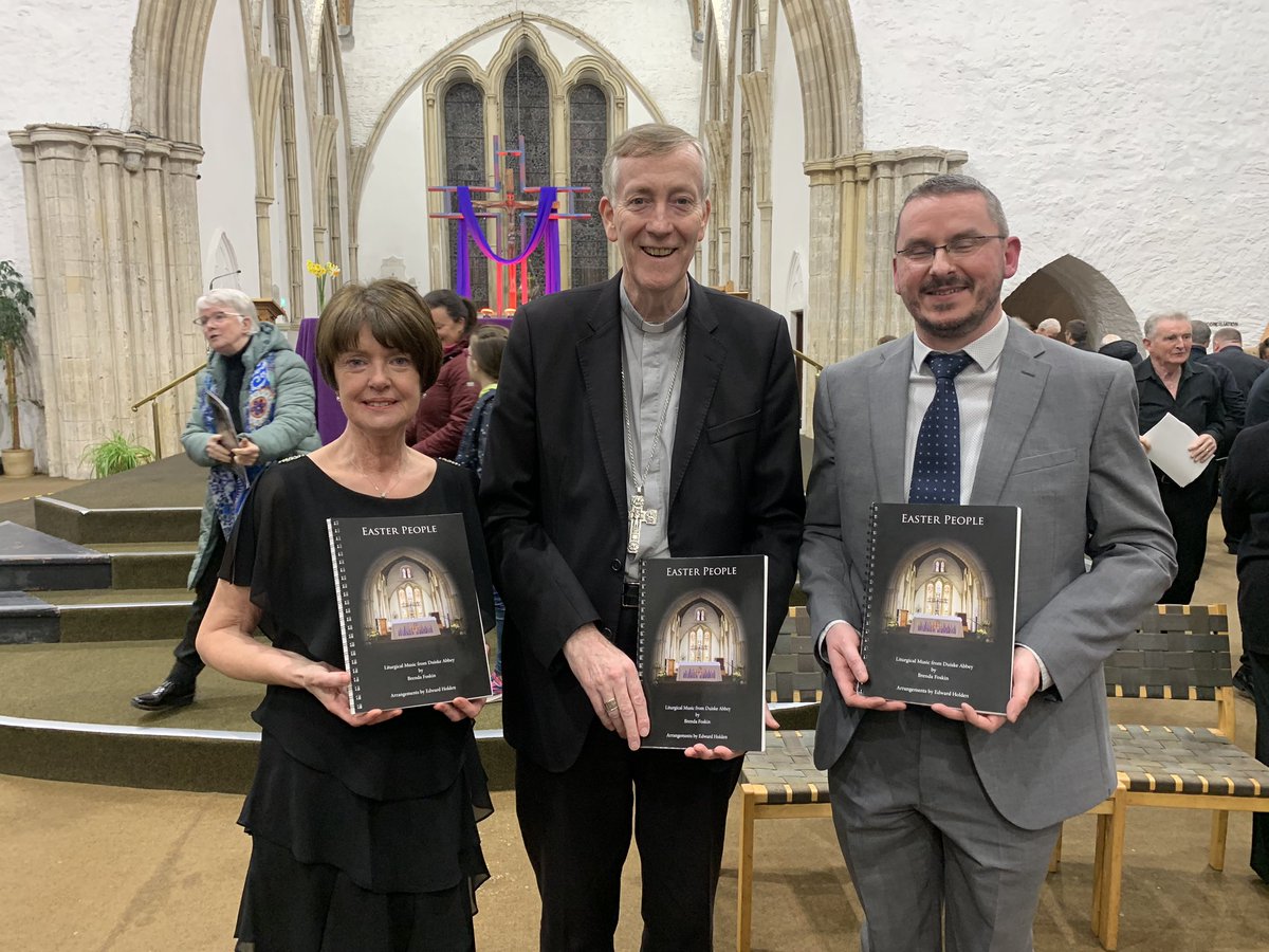 Great to spend Spy Wednesday evening in Duiske Abbey Graignamanagh as I launched ‘Easter People’ a compilation of liturgical music composed by Brenda Foskin and arranged by Edward Holden preformed by the Abbey Choir @KANDLEi @CatholicNewsIRL