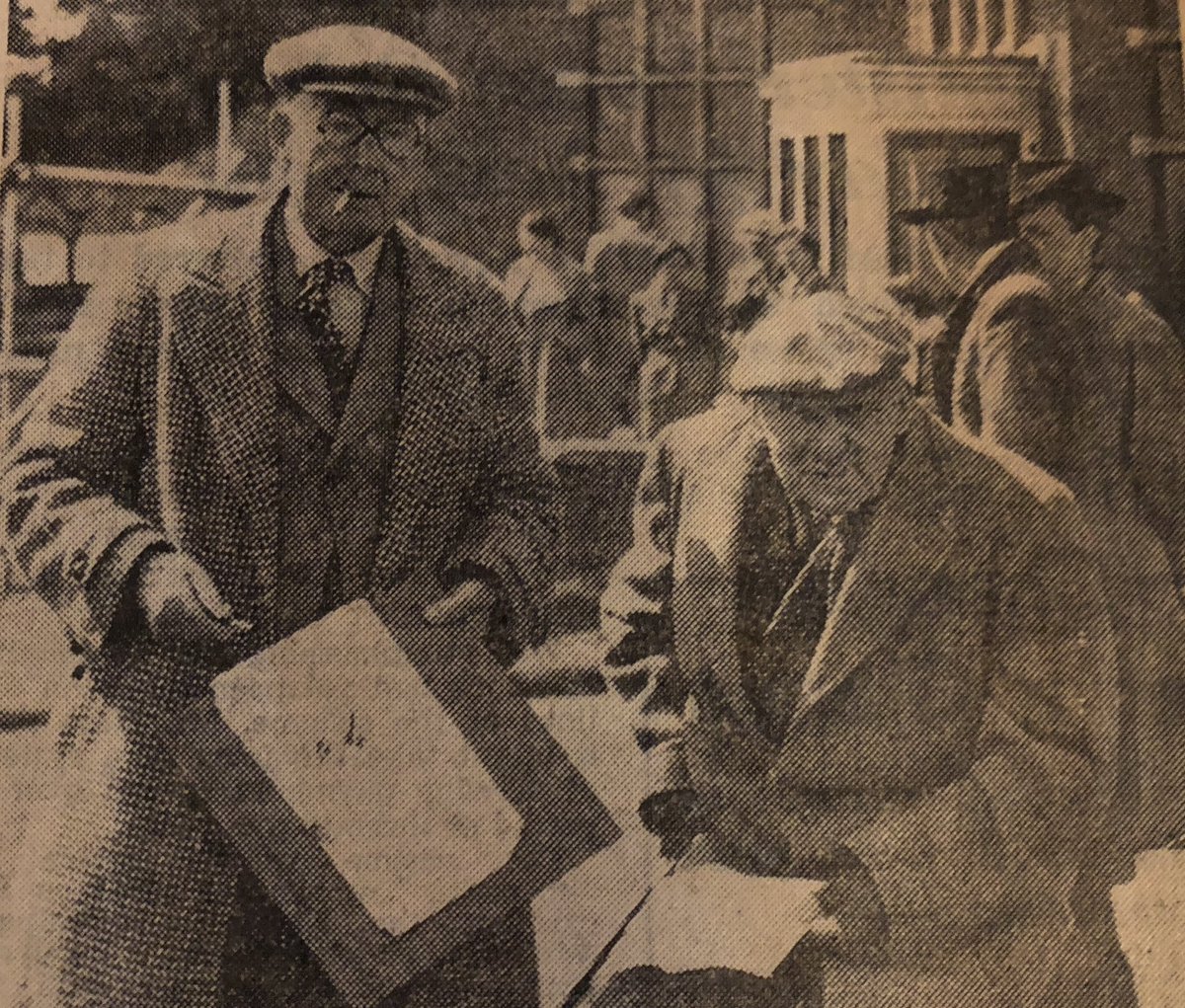 Two old friends at Hunstanton GC attending the 1951 English Men's Amateur Championship - James Sherlock, professional and Bernard Darwin, 'our golf correspondent' for The Times. #golfhistory #eg100 #golf
