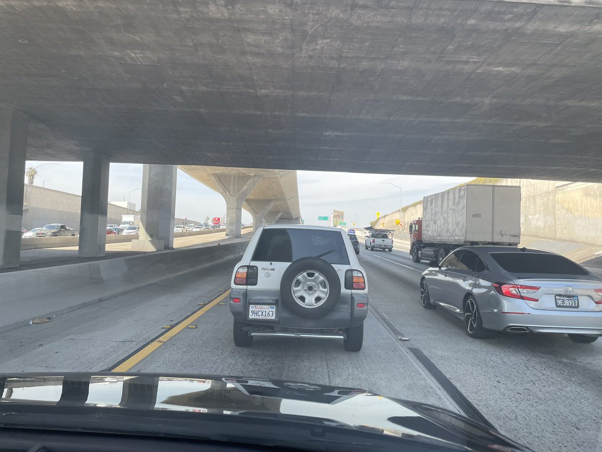 Oh how I’ve missed you LA traffic… <a href="/WFMY/">WFMY News 2</a> #Sweet16