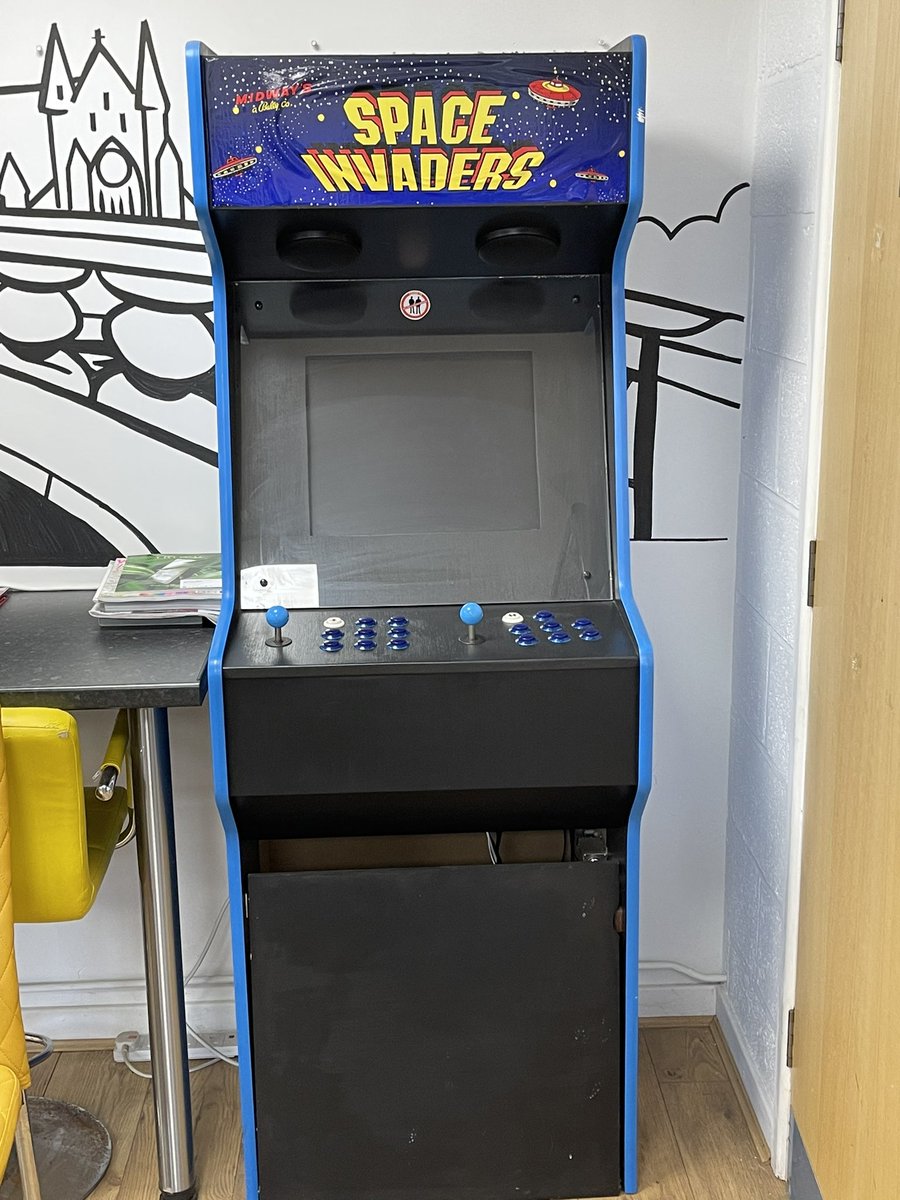 I haven’t seen one of these in a long time. Anyone got a spare 10p coin? #spaceinvaders #retrogamer