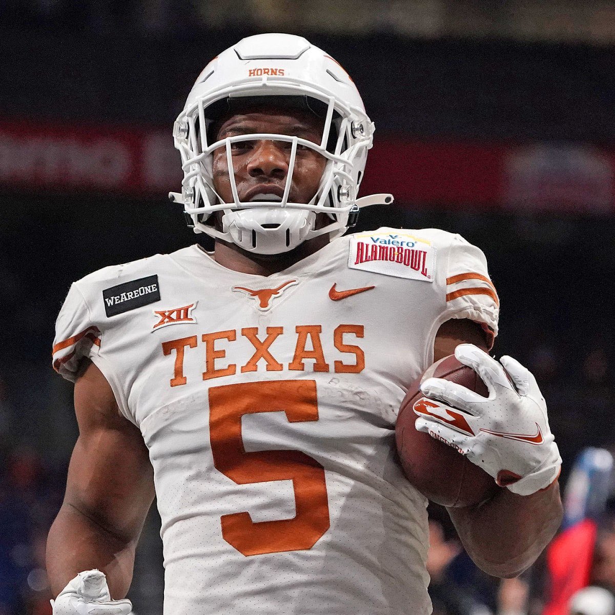 Blessed to receive an offer from the University of Texas!! @GrangerShook @coachchoice @PhillipTellezFB @CoachSark @ChadSimmons_ @Madhousefit @adamgorney @cpetagna247 @SWiltfong247 @ALLGASTRNG