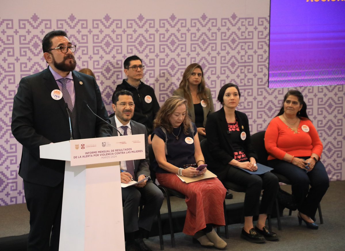 En el Informe Mensual de la Alerta por Violencia Contra las Mujeres, @UlisesLaraLopez destacó los avances en las estrategias destinadas para erradicar la violencia, y cómo buscar mejores condiciones para que niños, niñas y mujeres sientan la seguridad, que en la #FGJCDMX se