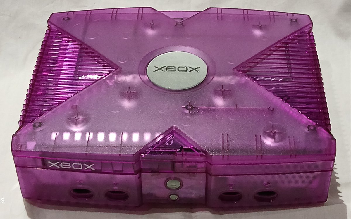 Gamin_Guys's tweet photo. A custom Xbox build I have just finished for @MarlbsMann
It's based on the Hyperkin Duke 20th anniversary Cortana Controller for colours. Enjoy
#Customconsole #Xbox #Cortana #Hyperkin https://t.co/QmQLyHEkUO
