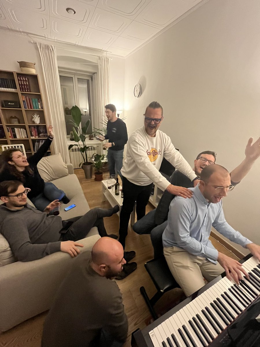 Serena Sartori (@sartsere) on Twitter photo #farewellparty del nostro Carlo Giorgio Costi che va in extra rete formativa all’Ospedale #SanRaffaele per 6 mesi.
Uno specializzando, un pianista, un amico
<a href="/UrologiaTrieste/">Dept. of Urology | University of Trieste</a> #farewellparty del nostro Carlo Giorgio Costi che va in extra rete formativa all’Ospedale #SanRaffaele per 6 mesi.
Uno specializzando, un pianista, un amico
<a href="/UrologiaTrieste/">Dept. of Urology | University of Trieste</a>
