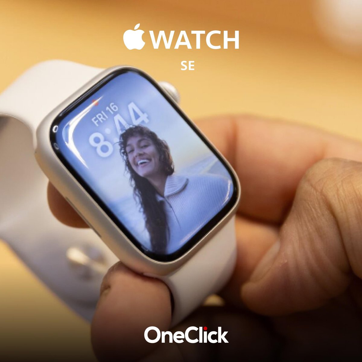 Con el Apple Watch SE te mantendrás al día con tu estilo de vida activo, este reloj inteligente te ayuda a estar conectado, motivado y en control. Disponible en #OneClickRD, #NivelKennedy
