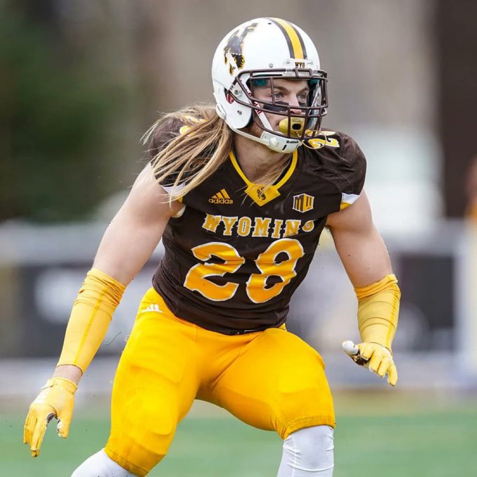 ExpoRecruits's tweet image. 🚨 NCAA Division I Football Program 𝗢𝗡 𝗧𝗛𝗘 𝗛𝗨𝗡𝗧 to OFFER &amp;amp; Sign available prospects! ✍️

🟡🟤🟡🟤🟡🟤🟡🟤🟡🟤🟡🟤

▪️ 2024s, 2025s, 2026s

Reach 𝗘𝗩𝗘𝗥𝗬 Program 👉 buff.ly/3aGSXL9 

⬇️ DROP YOUR FILM &amp;amp; RT! ⬇️