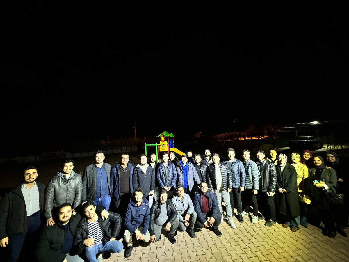 akgenclikaratay's tweet photo. Haftalık Olağan Yönetim Kurulu Toplantımızı İlçe Gençlik Kolları Başkanımız Erkam ALEMDAR riyasetinde gerçekleştirdik.

@alemdarerkam 
@AKGenclikGM https://t.co/m2wcyTfuRx