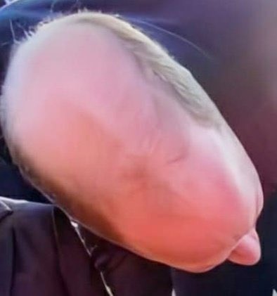 meyoudontsee21's tweet photo. #baldilocks and the three hairs 🤣🤣
#snatchback 🤣👨🏻🦲#WorkShyWilly https://t.co/rjeDvGFjeq
