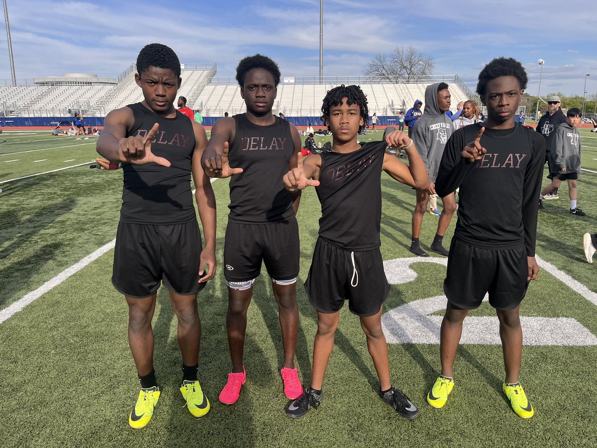 Boys from Delay winning the District 4x1! #FarmerPride #TheLew @DeLayStrong @LHSFball