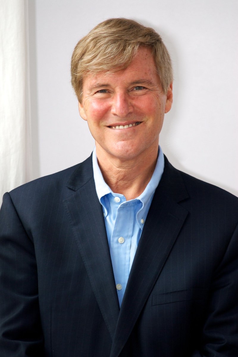 Legendary sports agent Leigh Steinberg joins us on The Kaptain's Table Podcast! Known for his groundbreaking contracts and role as the inspiration for "Jerry Maguire," Leigh dives deep into his career journey. Listen on YouTube: youtu.be/QBzj6TegCh4.
