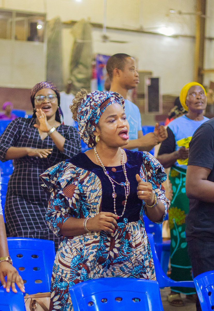Foursquarejeb's tweet photo. 🎶Anu re loun gbe mi fo,
Mio ba ti jabo ope lo pe re.
Ko to tò ta gbe fun mi,
Emi kò ni mo ko si.
O gbe mi soke ju awon ota mi lo🎶
#FGCJebakoChurch
#Allroundblessing https://t.co/qXtAGUVzZE