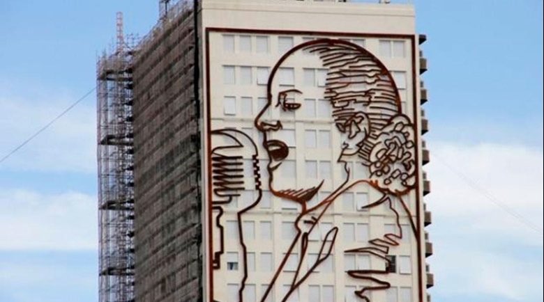 🚨🇦🇷 | Fuertes rumores sobre que se va a quitar a Eva Perón del edificio de la Avenida 9 de Julio.
¿Por qué lo cambiarias?
#9deJulio #EvaPeron #Peron