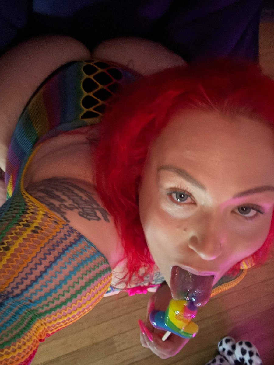 baeboutabag1's tweet photo. Taste the rainbow 🌈 🍑😩💙🍭 https://t.co/9U7MdjjVfS