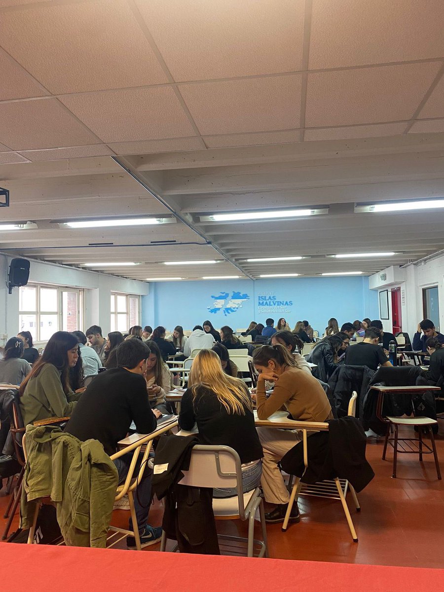 41,7 Pobreza en 2023.
6 de cada 10 chicos son pobres.

Sin educación y sin trabajo, no hay futuro.

Abro hilo.