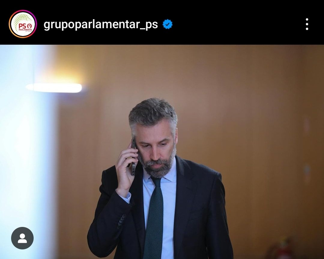 Estou? Baby, hoje vou chegar atrasado porque o CH roeu a corda ao PSD... sim, não te preocupes... eu serei o adulto da sala que resolve o problema