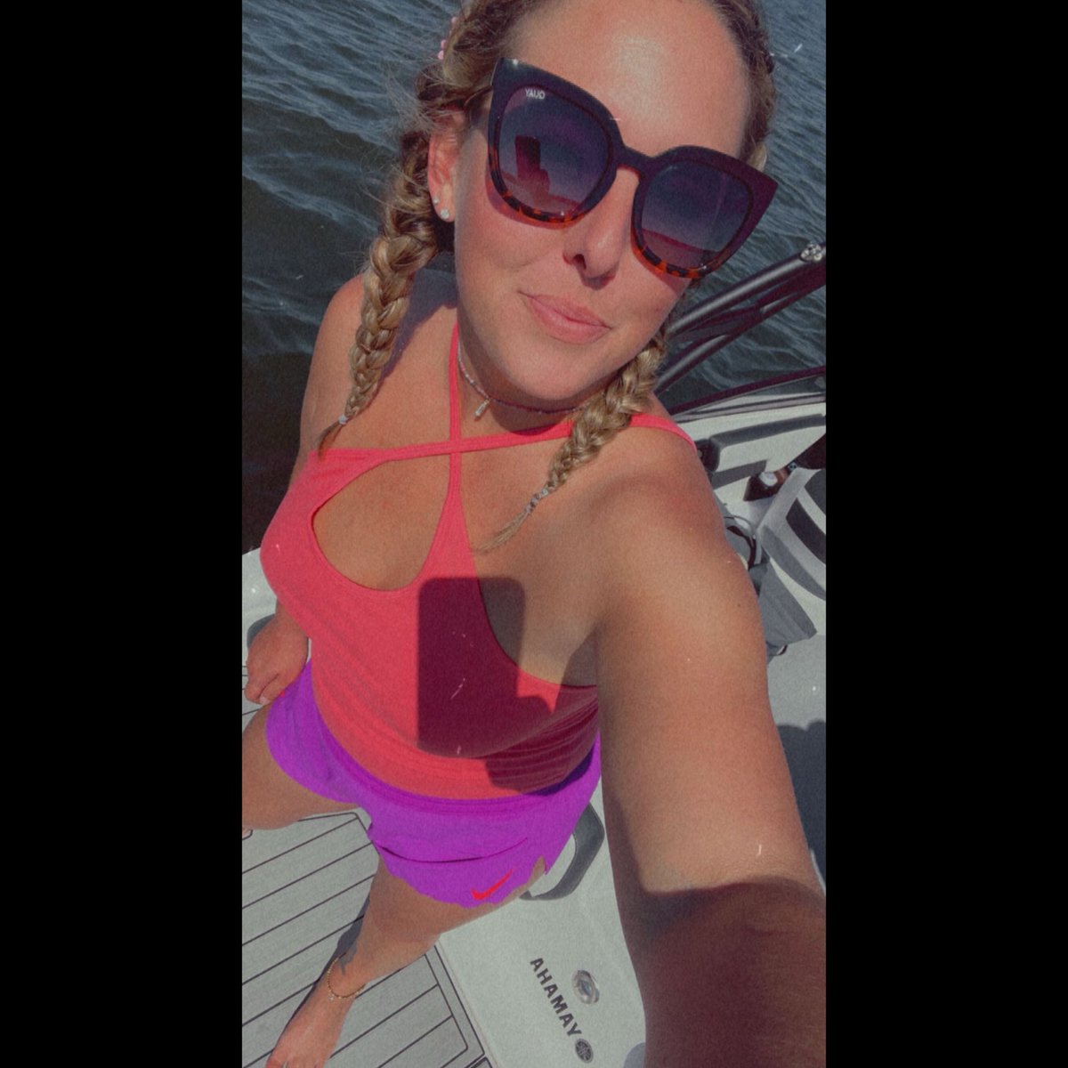 ashley_H_1112's tweet image. These memories from 2 years ago when we 1st bought our boat came up & it’s making me so impatient for this good weather to come & stay… Can’t wait to get back out on the water 🥹💛 #boatlife