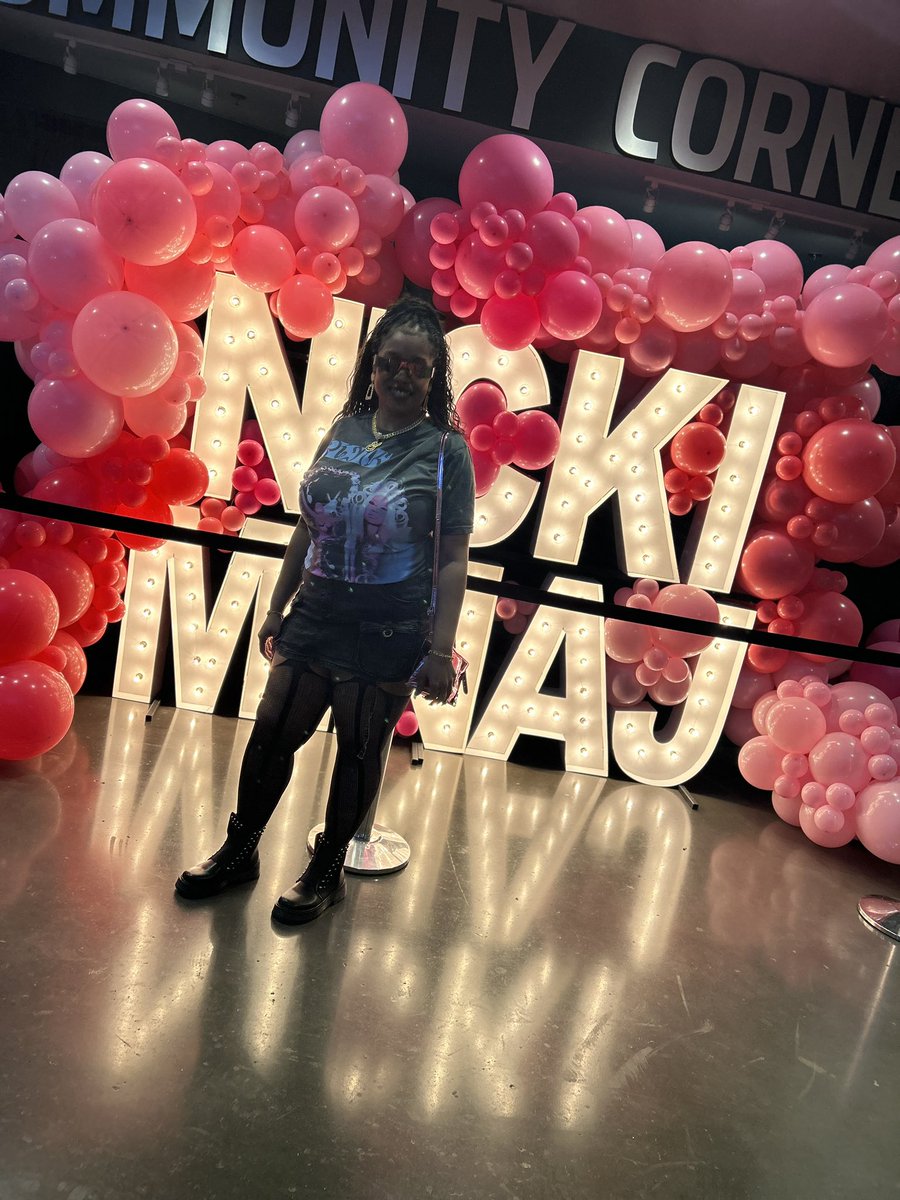 _LinLinLive's tweet image. #GagCityCharlotte take me back #PinkFriday2